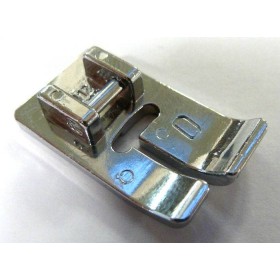 Pied ourlet invisible "D" HUSQVARNA réf 412380445
